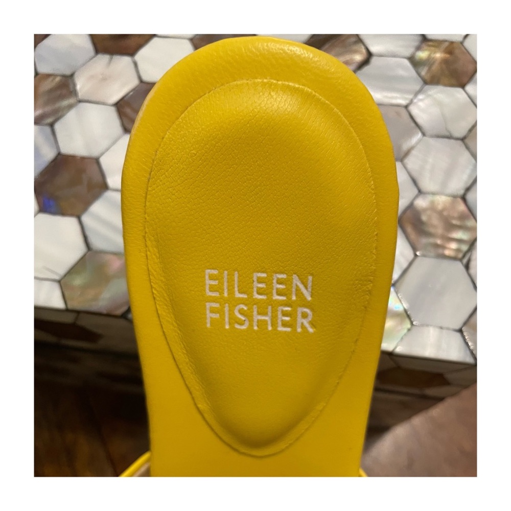 Eileen Fisher Edge Leather Thong Slide Sandals in Butter Yellow 7.5 - Picture 4 of 12